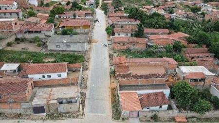 Prefeitura de Almenara conclui obras na Avenida Argentino Antônio, no Bairro Panorâmico